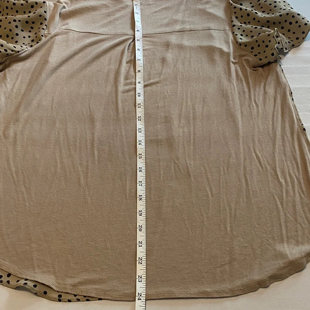 Fortune + Ivy Women’s Tan and Black Short Sleeve Polka Dot Blouse